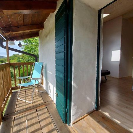 Apartmaji Hedera Komen Exterior foto