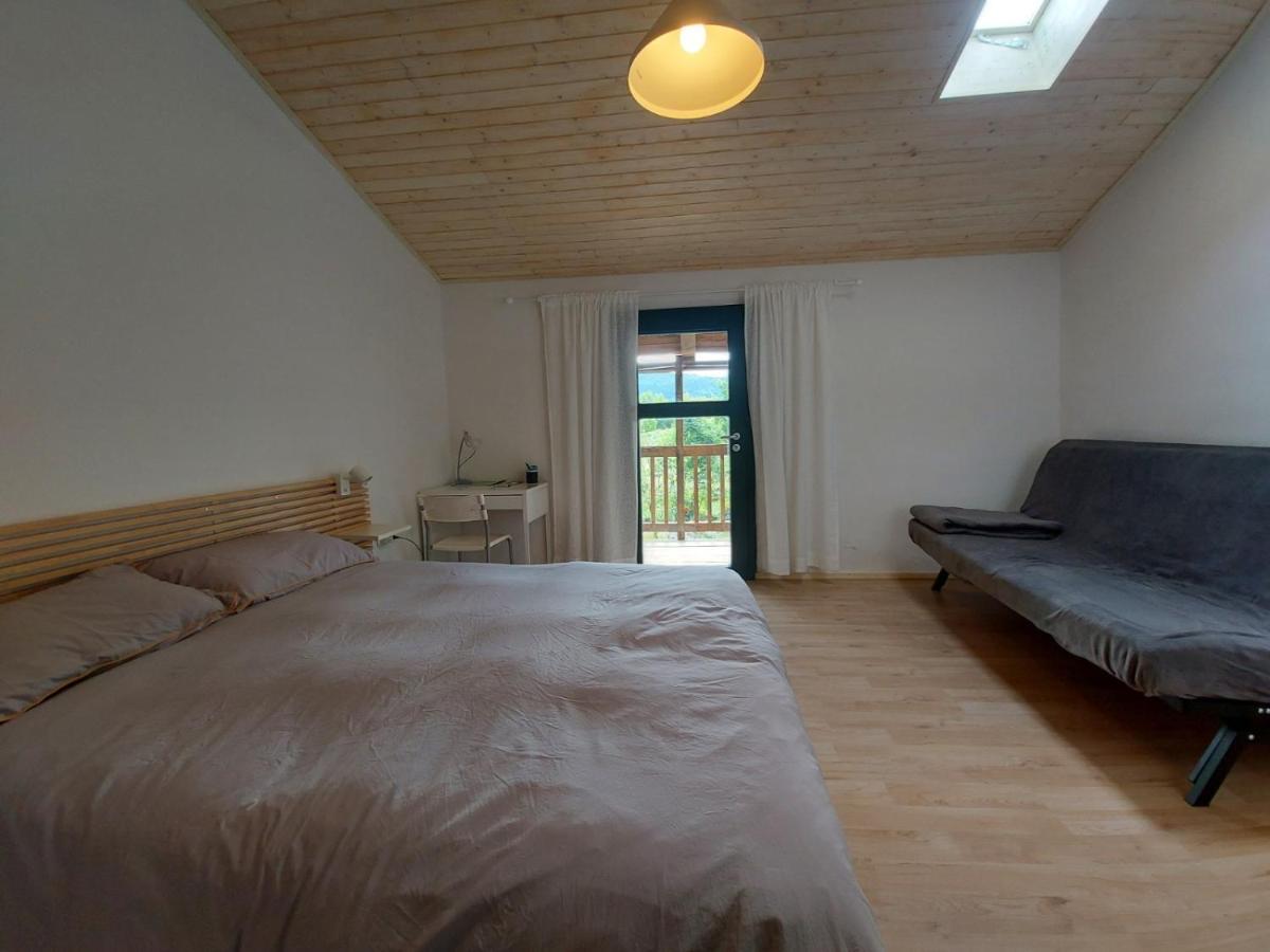 Apartmaji Hedera Komen Exterior foto