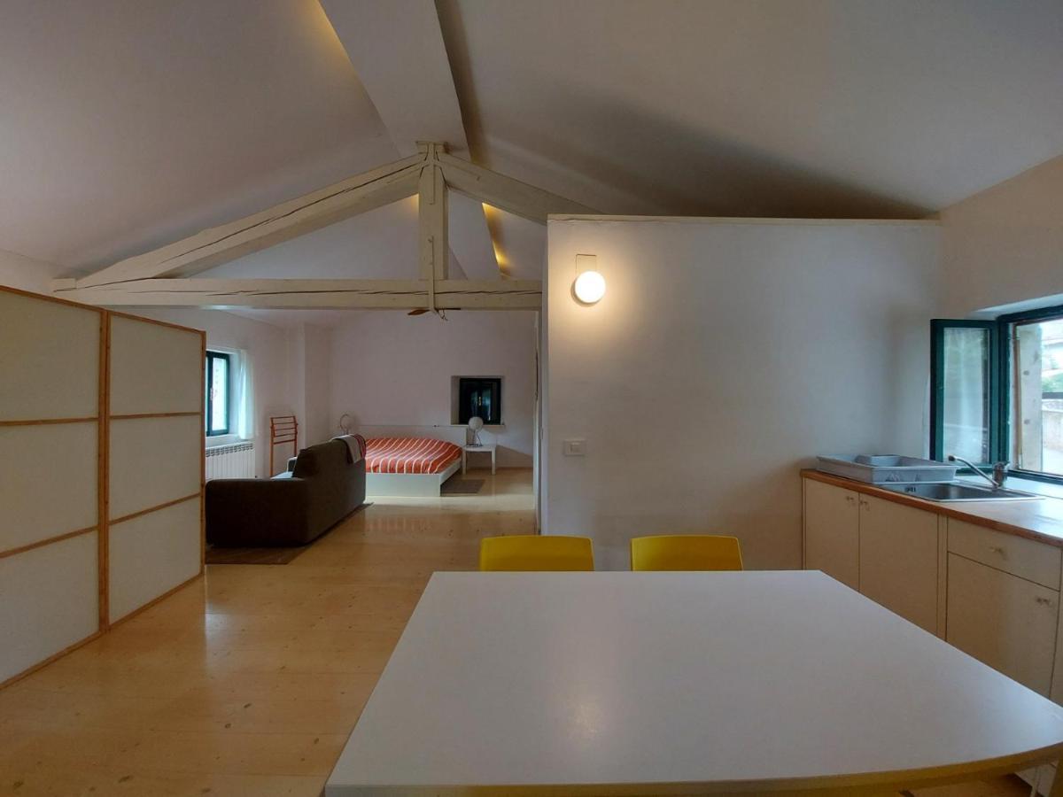 Apartmaji Hedera Komen Exterior foto
